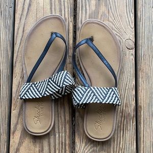 Skechers Luxe Foam Sandals